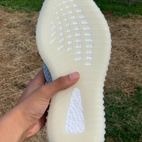 Yeezy boost 350 v2 “cloud white” size 11 - Picture 4 of 8